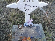 ビーバー村フランク安田の墓